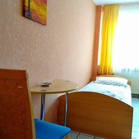 Yans * Oberhausen (North Rhine-Westphalia)