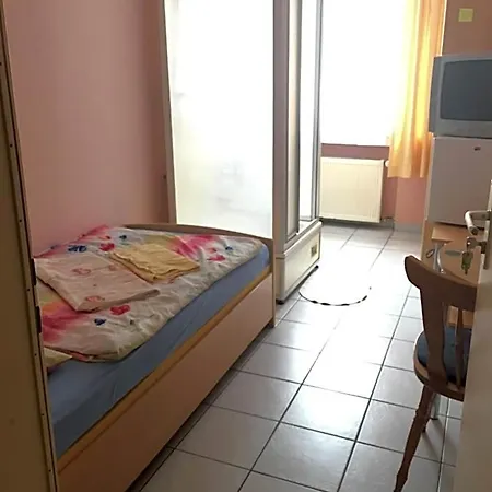 Yans Отель *