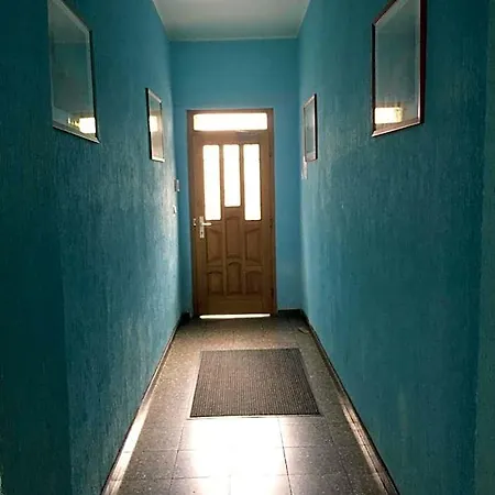 Отель Yans