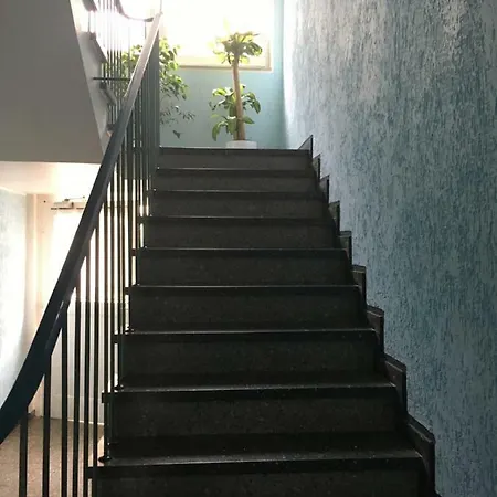 Отель Yans
