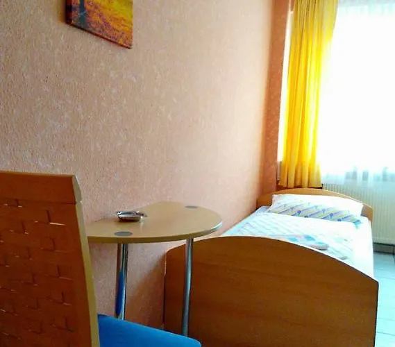 Yans * Oberhausen (North Rhine-Westphalia)